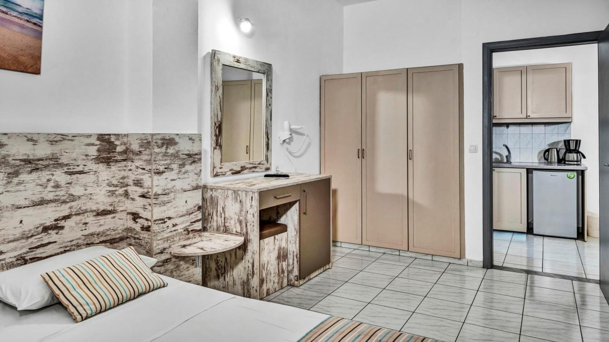 Evina Rooms & Suites Kokkini Hani Экстерьер фото